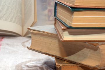 大学生为什么必须学国防知识400字