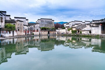 跪求数学家小时候的故事（350~450字）