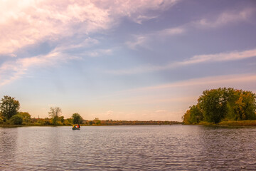 大学生为什么必须学国防知识400字