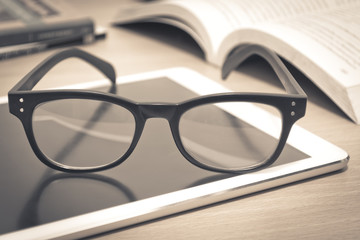 《古董局中局》讲述的故事你知道吗？